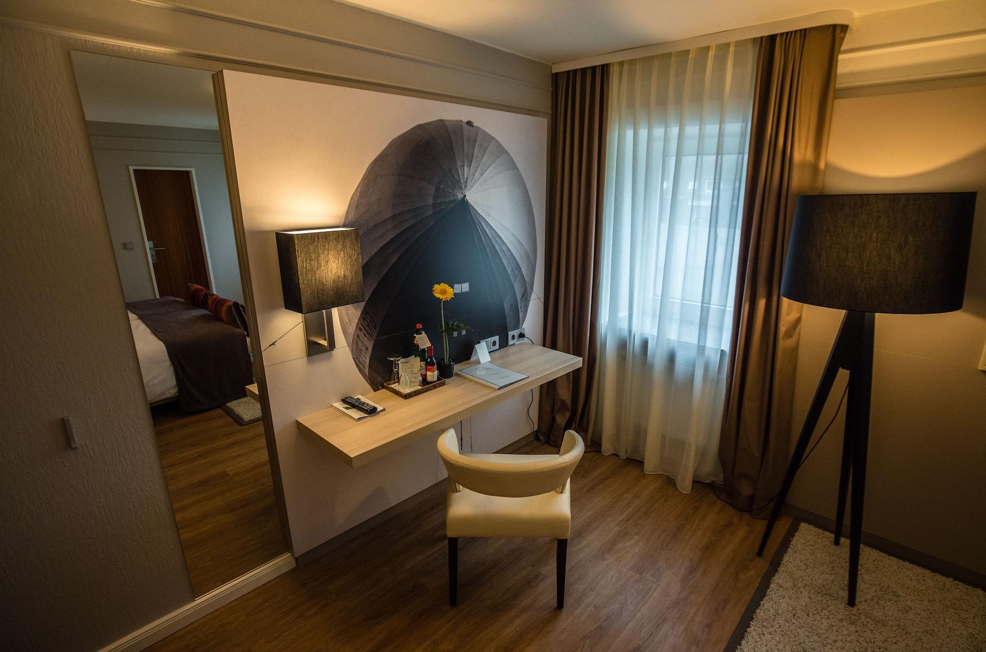 Hotel Zum Zeppelin Hamburg Exterior photo