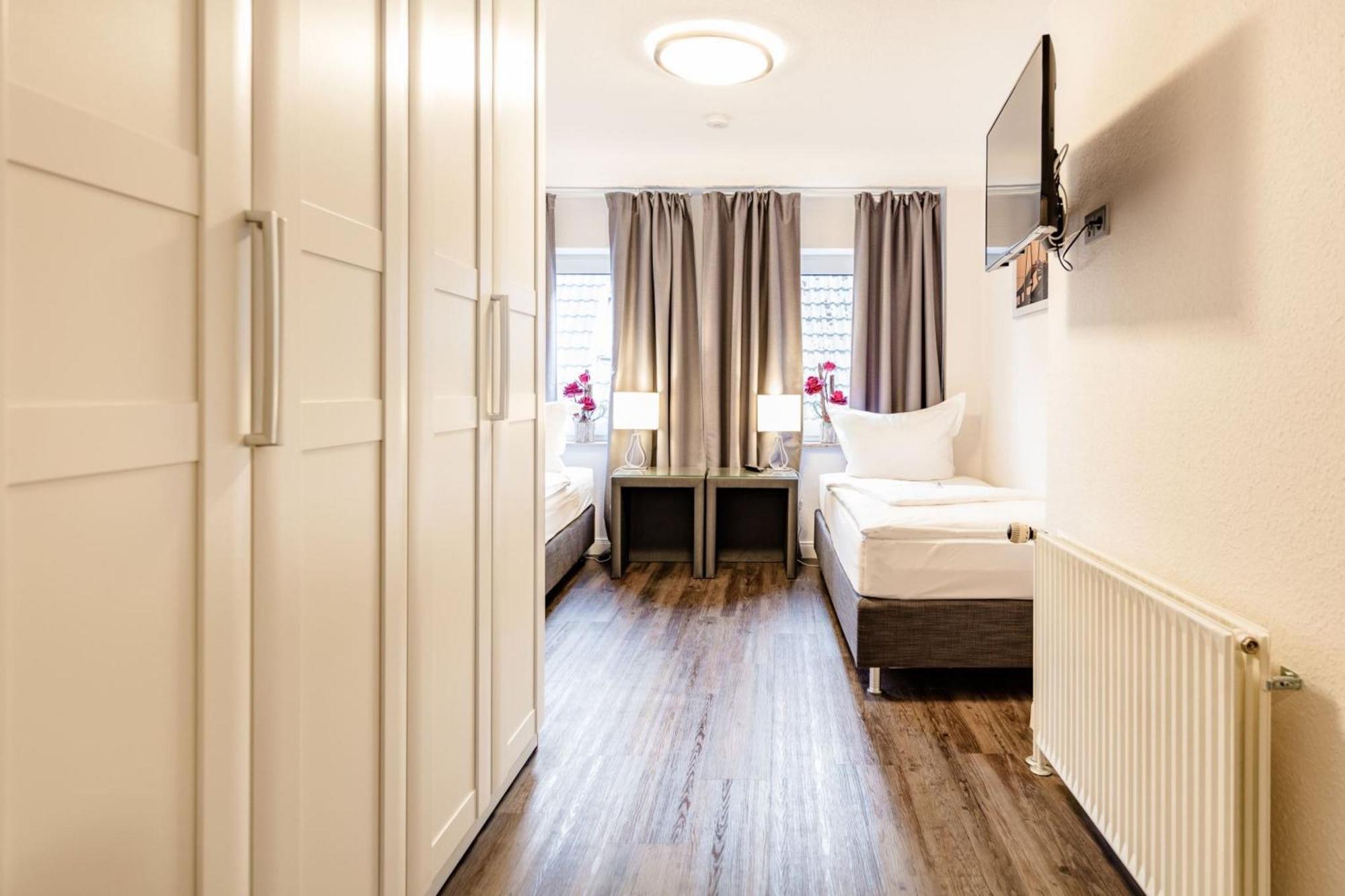 Hotel Zum Zeppelin Hamburg Room photo