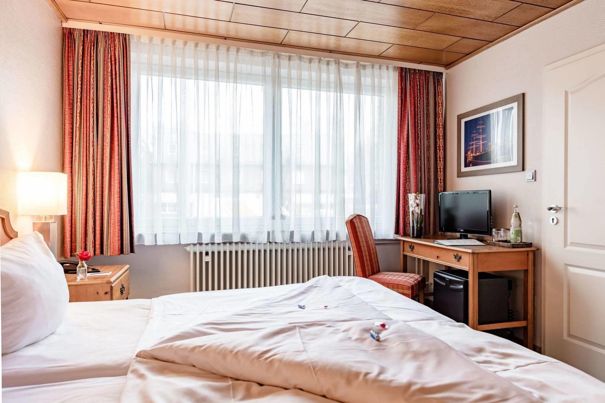 Hotel Zum Zeppelin Hamburg Exterior photo